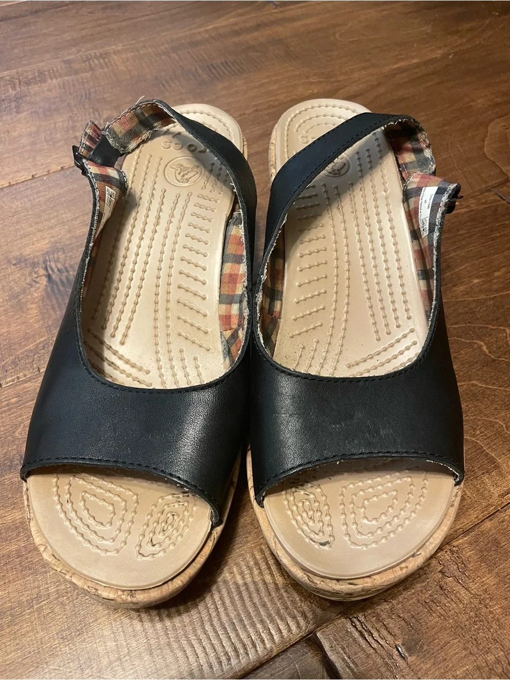 CROCS leigh cork